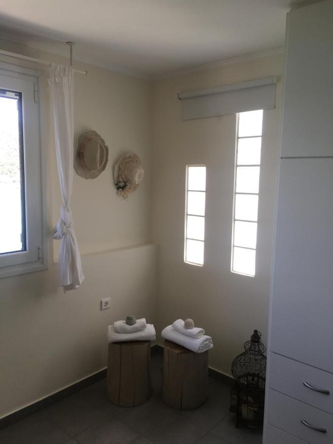 Kasteli Suite Poros Town Bagian luar foto