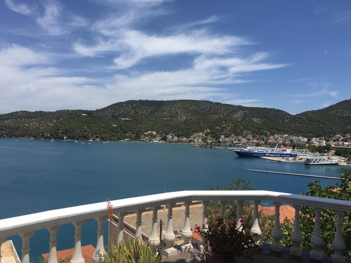 Kasteli Suite Poros Town Bagian luar foto