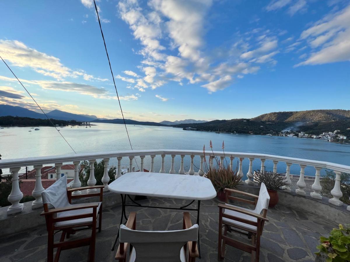 Kasteli Suite Poros Town Bagian luar foto