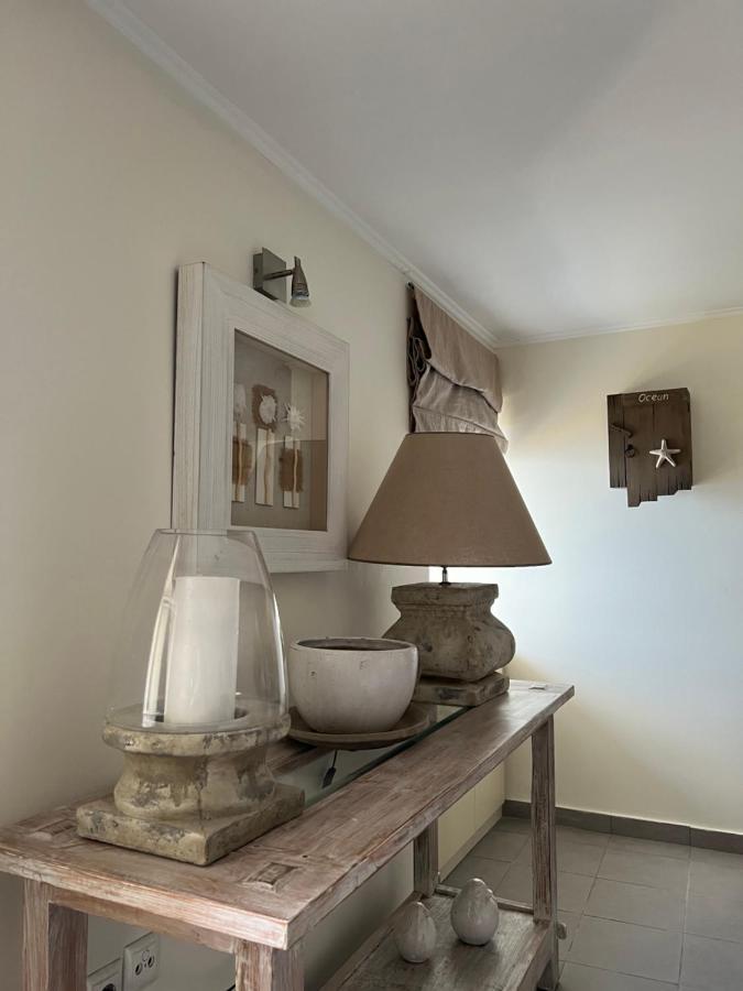 Kasteli Suite Poros Town Bagian luar foto
